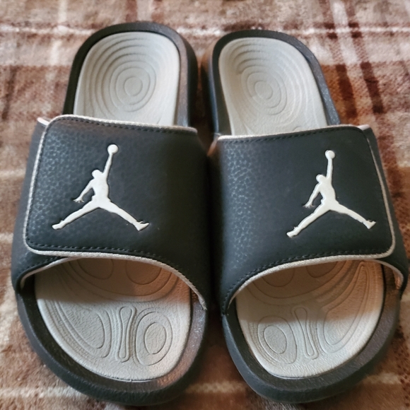 Air Jordan Hydro slides - Picture 2 of 5